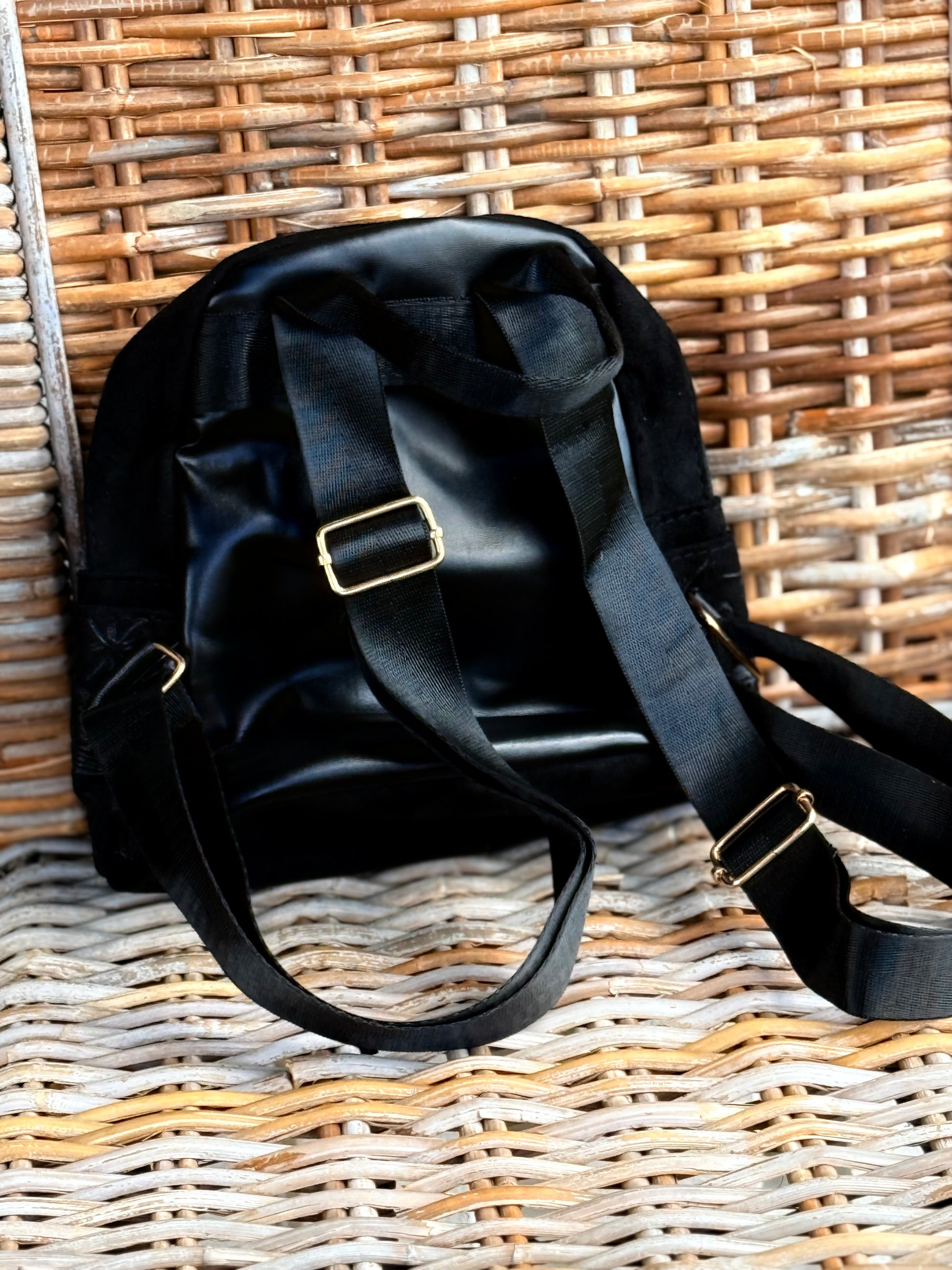 Bushwalk Suede Backpack Mini – Ginny's Flame & Thread