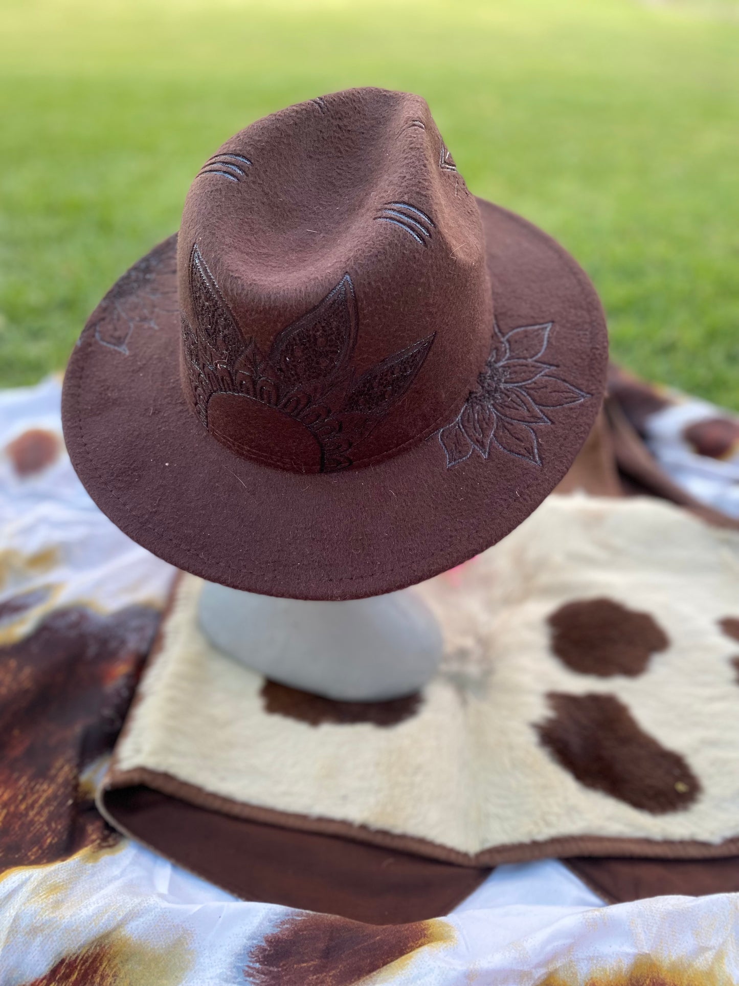 Bushland Brims Mandala Sunflowers T&A