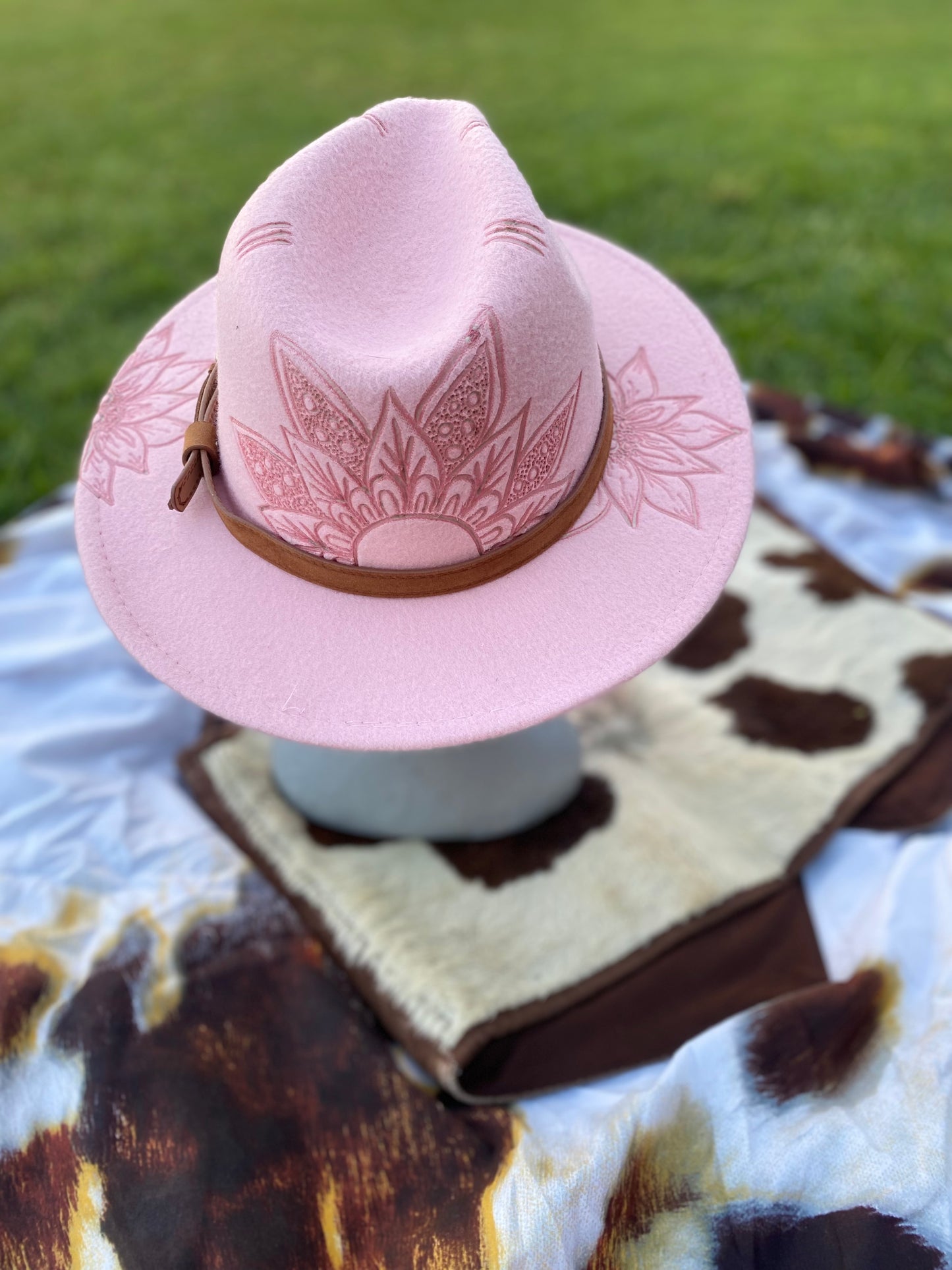 Bushland Brims Mandala Sunflowers T&A